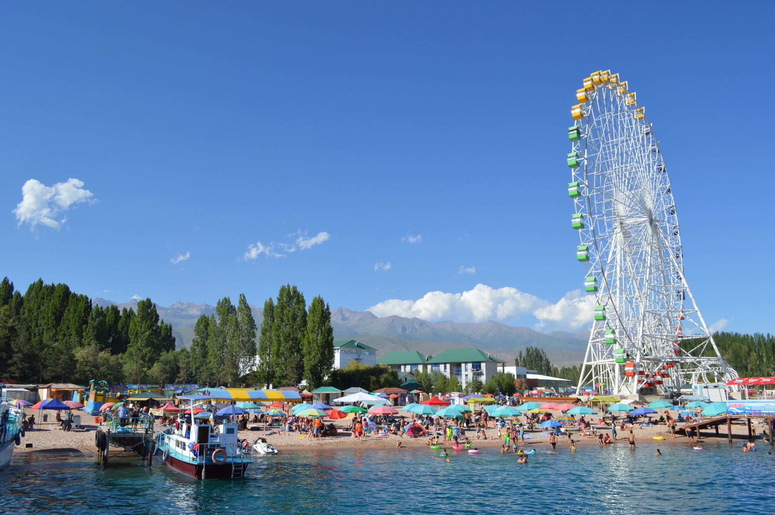 シルクロードの輝きとイシククルの蒼穹を巡る冒険