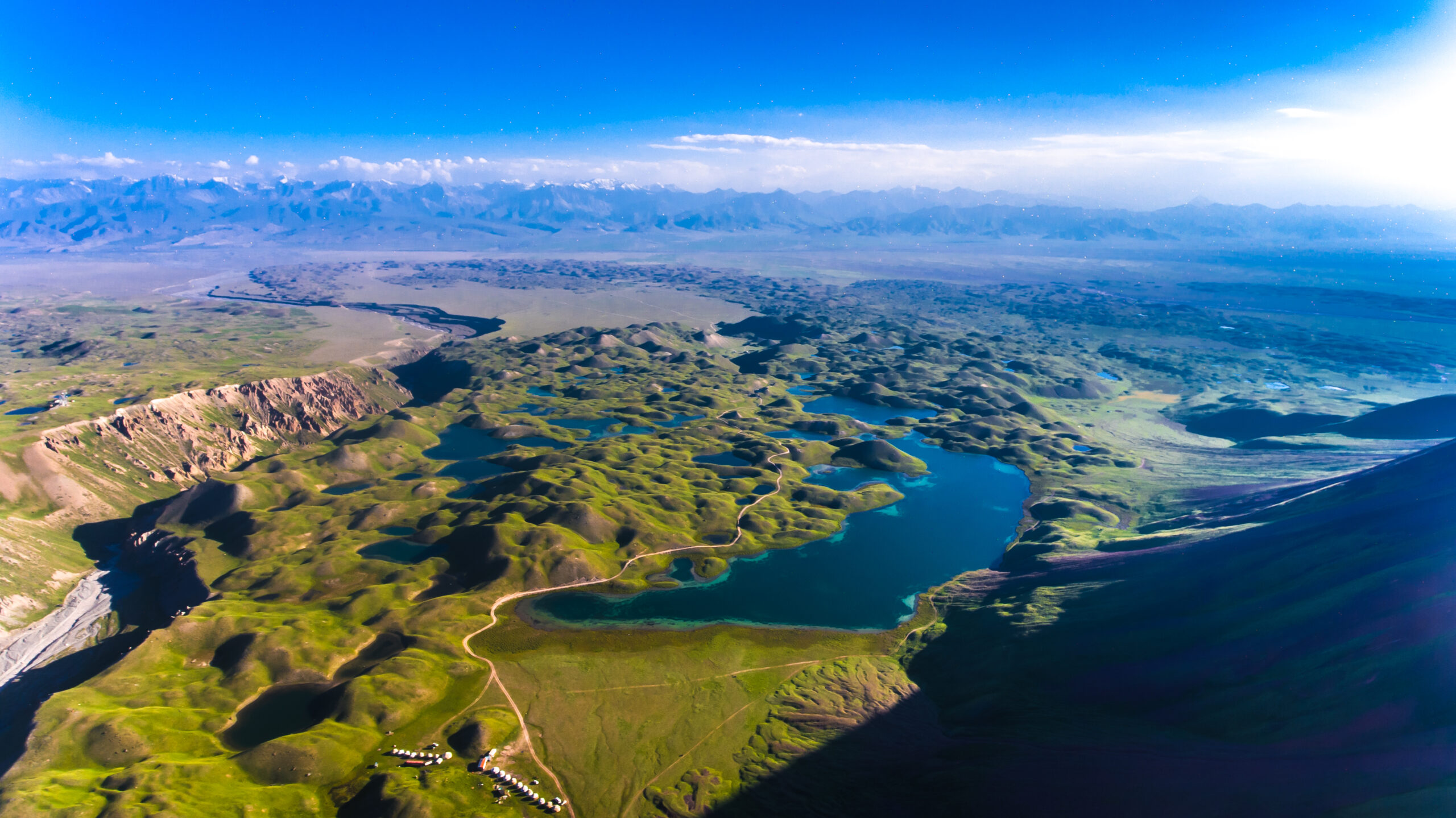 天空の湖と山岳の静寂 キルギス南部とアルマトイ紀行