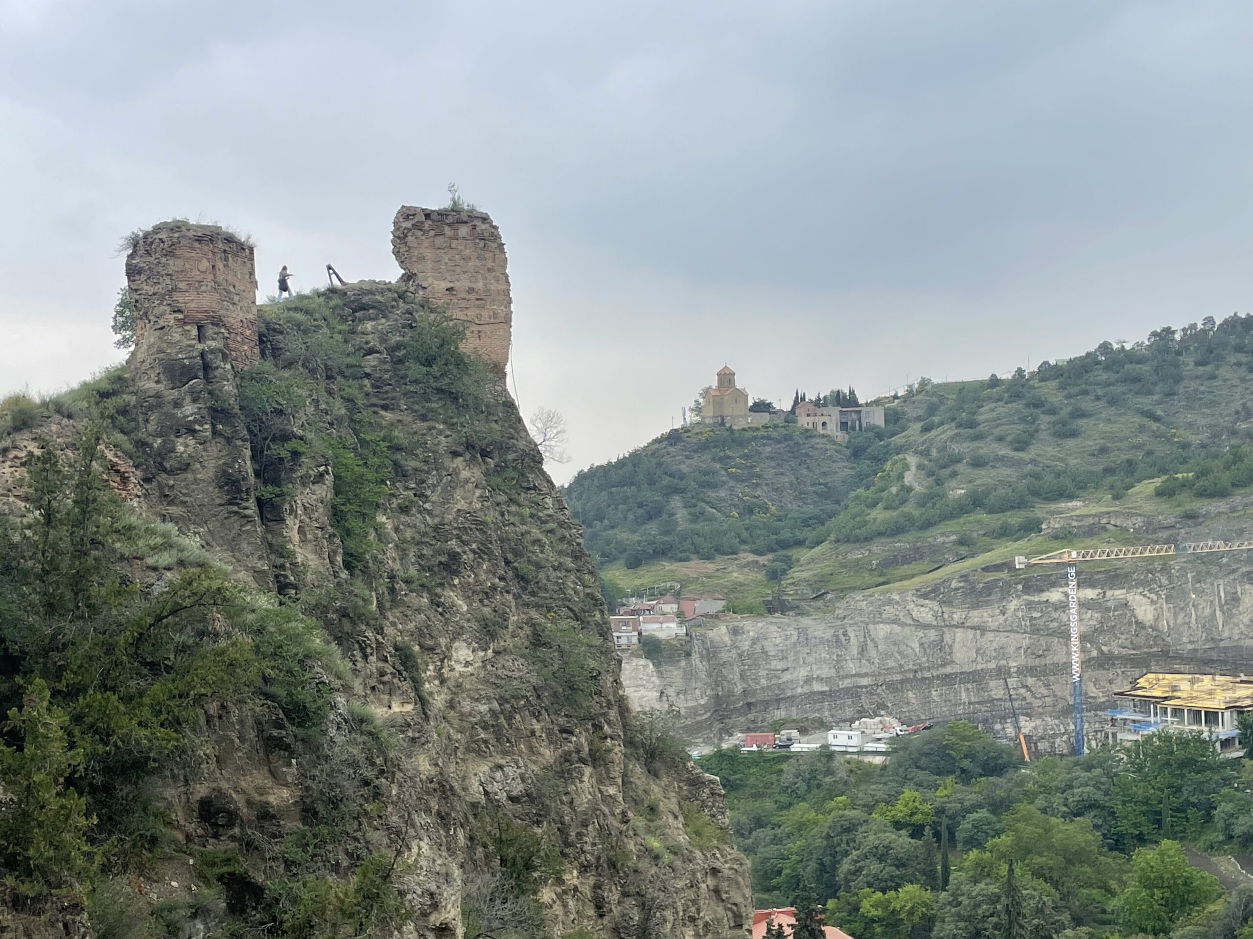 黒海のリゾート・バトゥミとジョージア西部の大自然を巡る旅