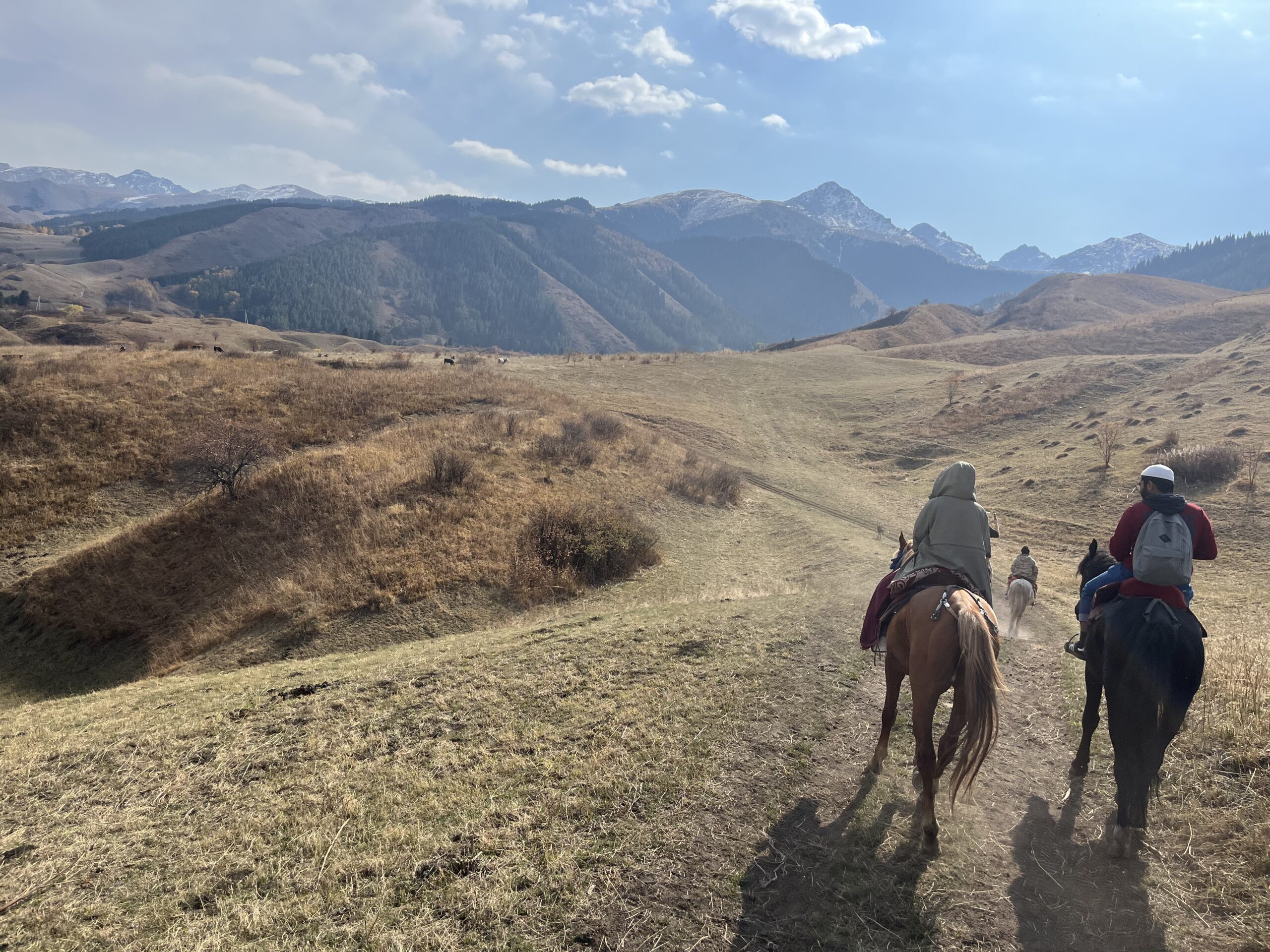 【キルギス観光】チョンケミンで乗馬体験した話